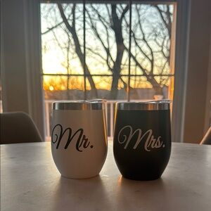 ✨Mr. & Mrs. Black and White Insulated Vacuum Tumbler✨